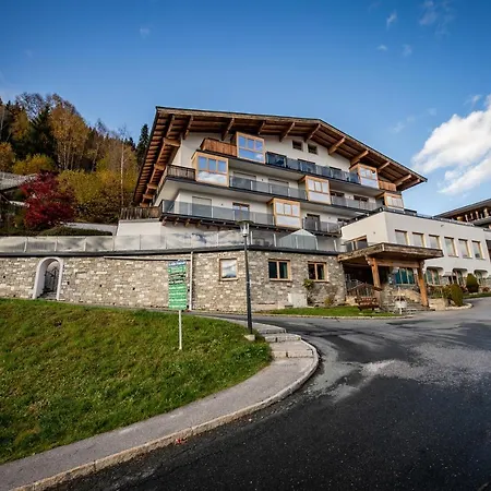 Alpin Lodges Top 9 By Via Montes Inclusive Summer Card Zell am See Exterior photo